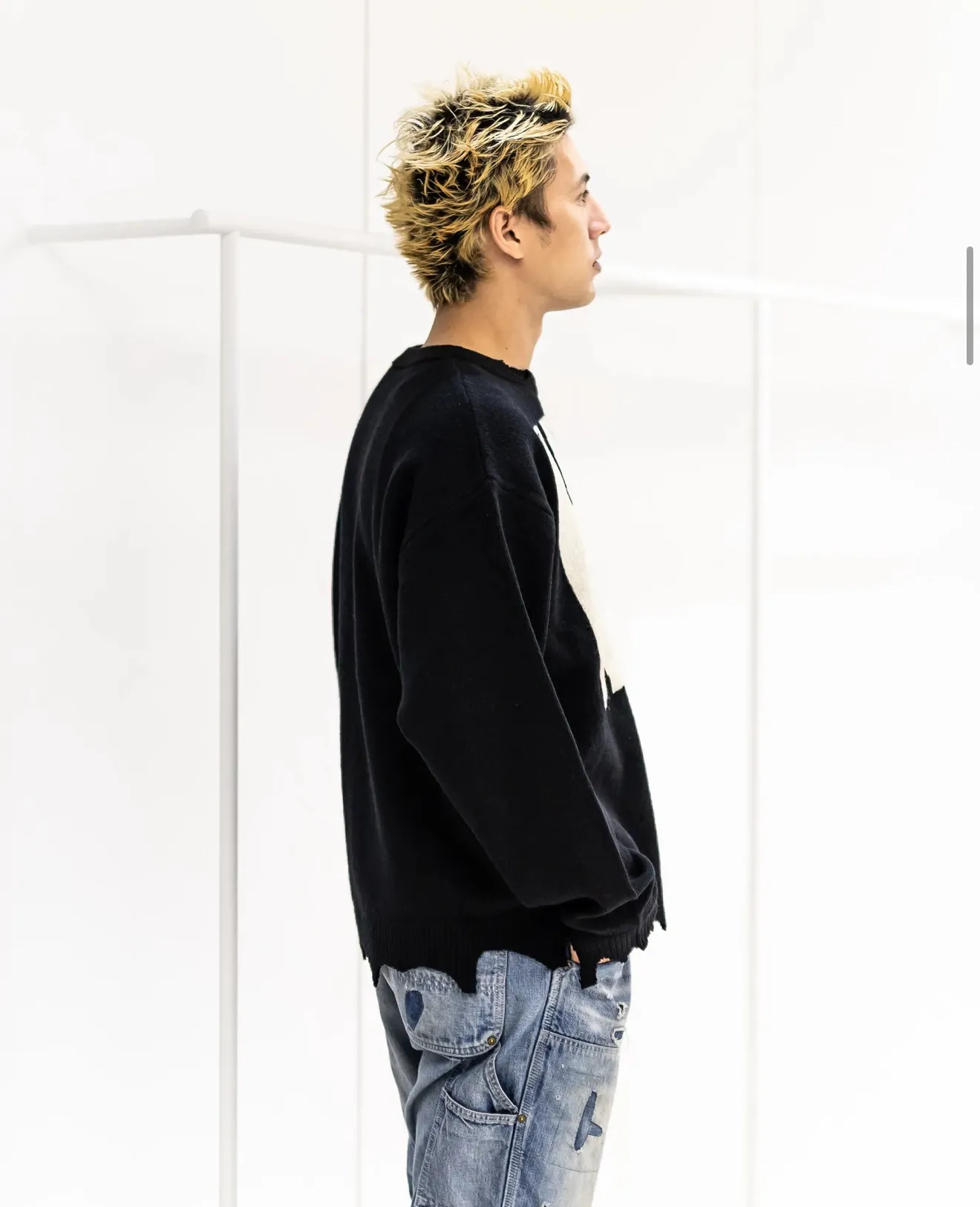 ❥4040#P240 New Saint Michael ✖️ KLF destroyed sweater made of black sheepskin material, KLF saint embroidery on the front, super visual impact! Distressed design, full of street feel, same style for men and women, a must-have for autumn and winter wear. Dark style + unique artistic sense, fashionable people and celebrities are picking it up, it looks cool if you wear it casually! Craftsmanship: The whole piece is cut and aged by hand, very slow! Weight: 900g Color: Black Size: S M L XL